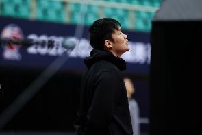 体育平台-丁彦雨航谈王俊杰：比我刚打国家队时好多了 我那时候老紧张了